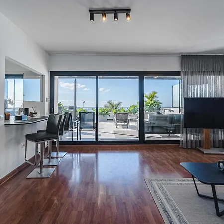 Laurel With Heated Pool Villa *